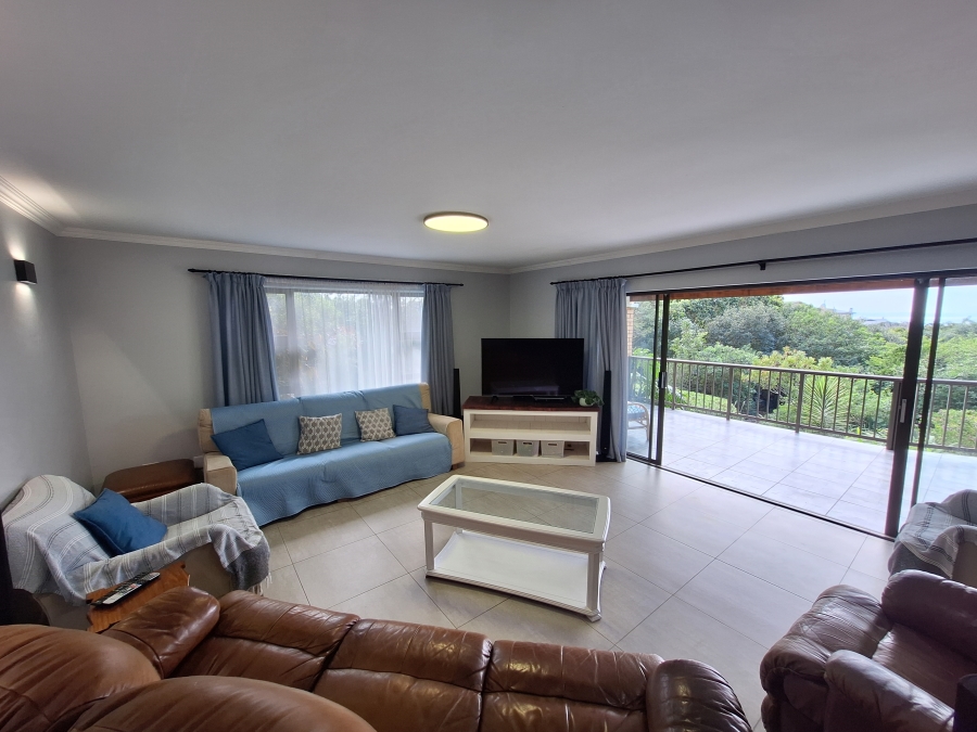 4 Bedroom Property for Sale in Wavecrest Eastern Cape